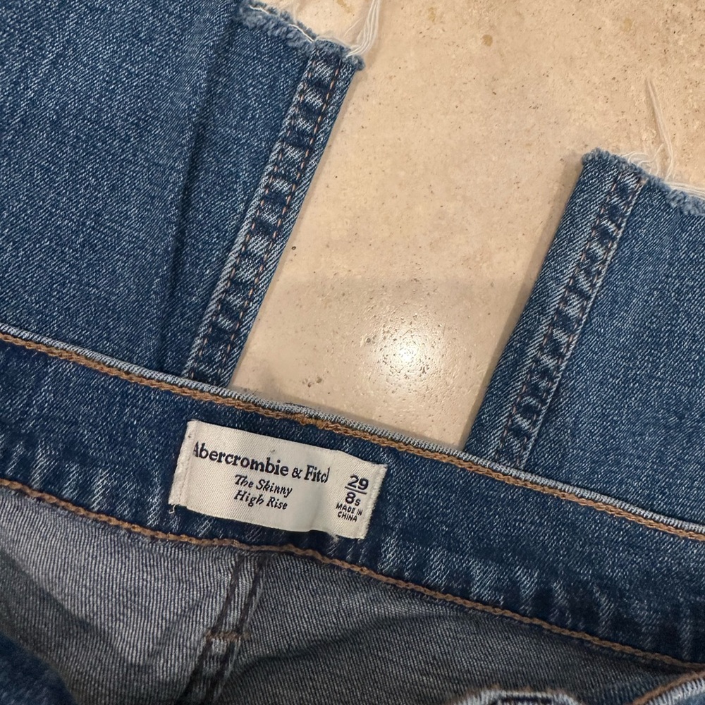Abercrombie & Fitch Women's Skinny Jeans High Rise - Picture 3 of 3